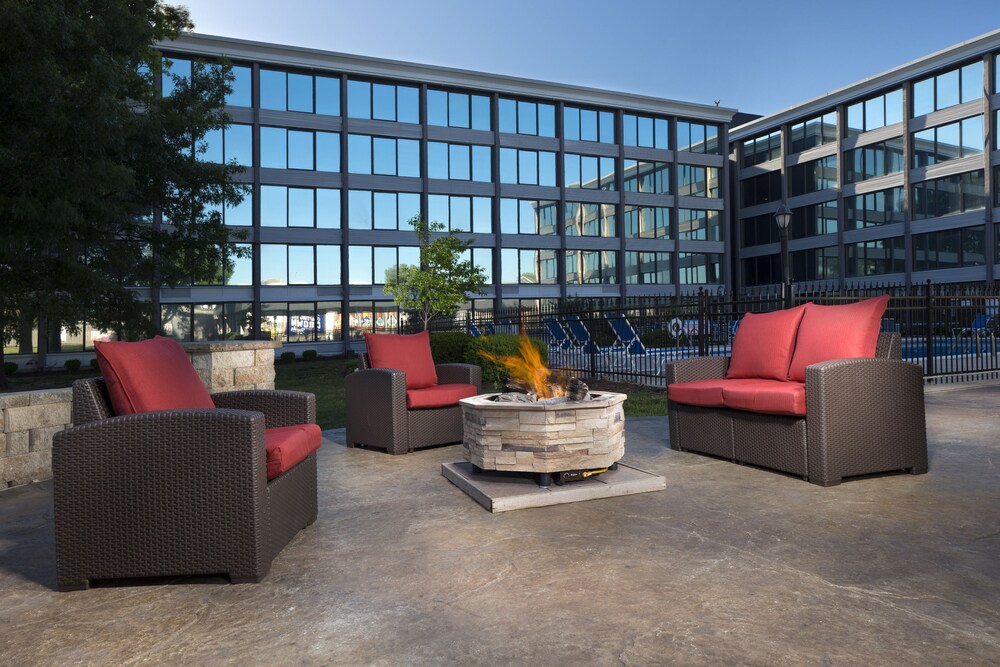 Four Points by Sheraton Kansas City Airport - photo 43