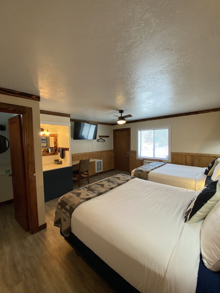 Columbia Point Resort - photo 36