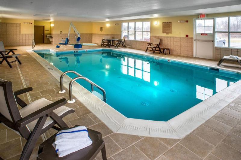 Country Inn & Suites by Radisson Princeton WV