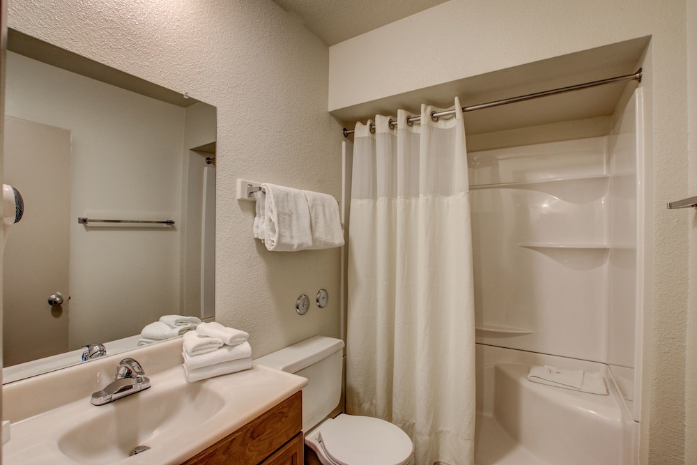 The Nautical Beachfront Resort - photo 19