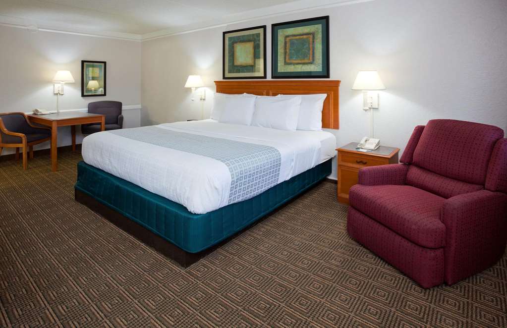 La Quinta Inn by Wyndham Albuquerque Airport - photo 11