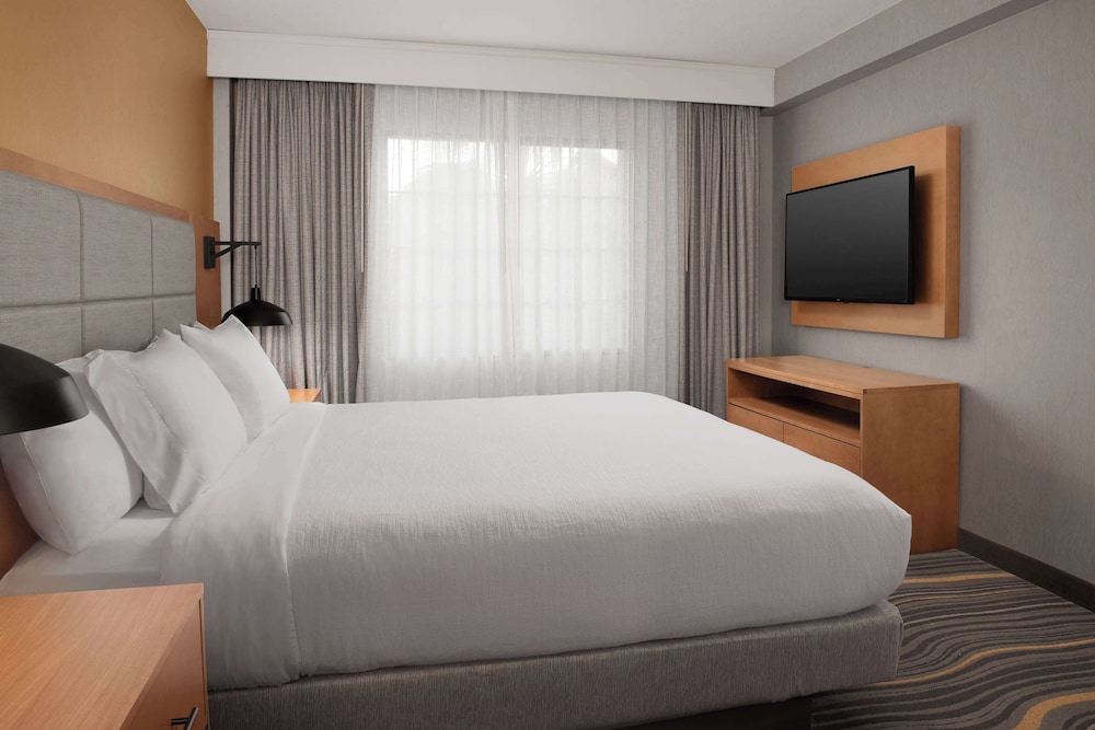 Embassy Suites La Quinta Hotel & Spa - photo 9