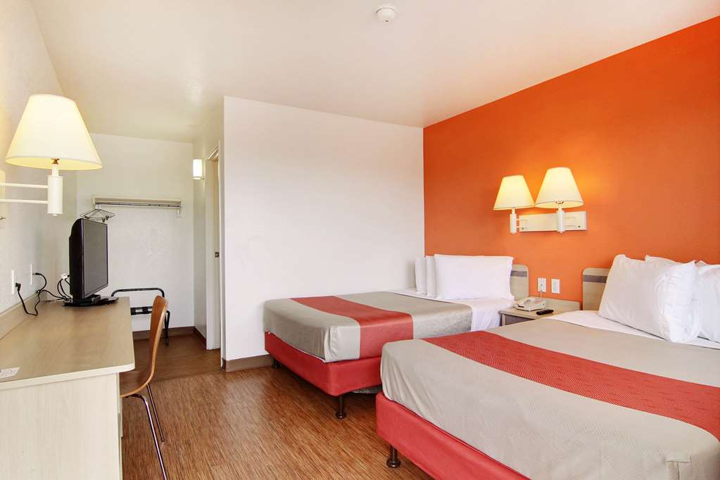 Motel 6 Fort Stockton TX - photo 13