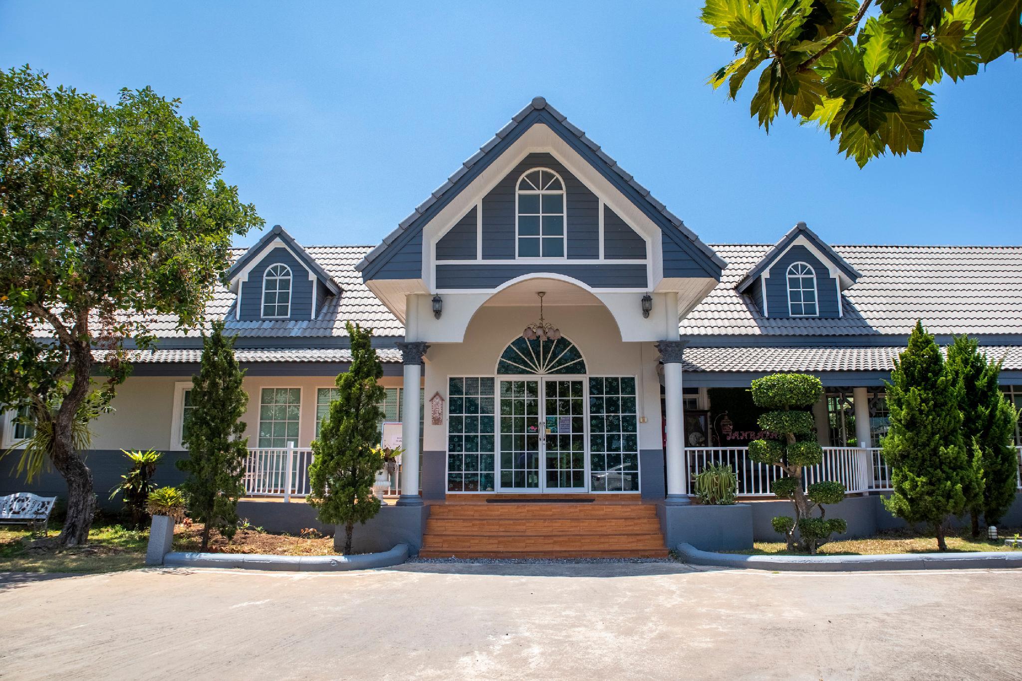 Janrapat Resort in Surat Thani, Thailand