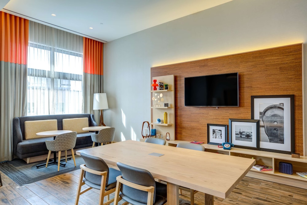 Hampton Inn & Suites Boston Waltham - photo 30