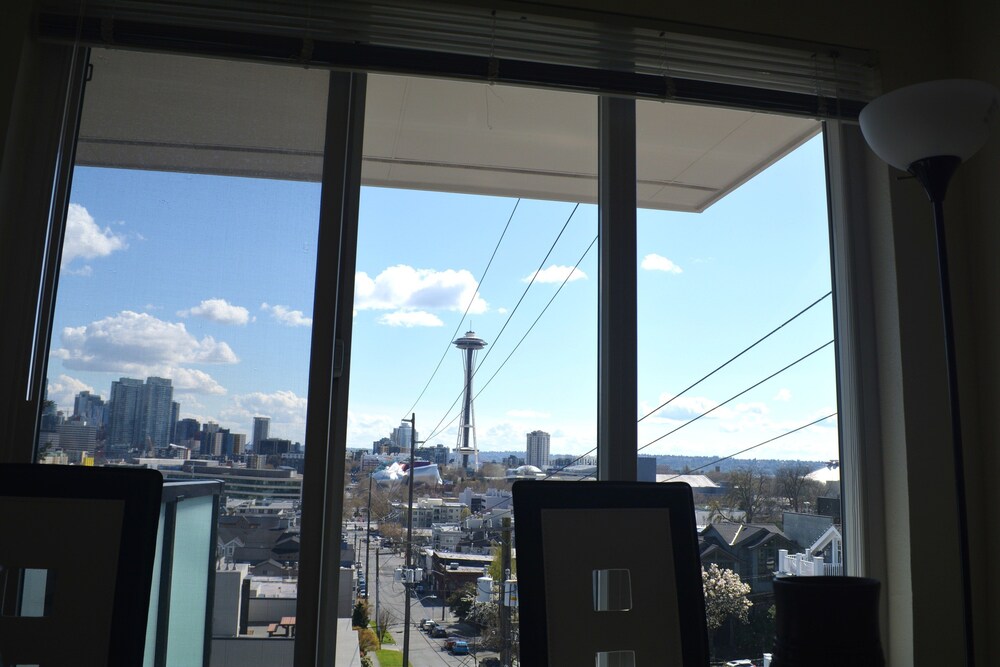 Sunny Westlake Suites by Metro - photo 37
