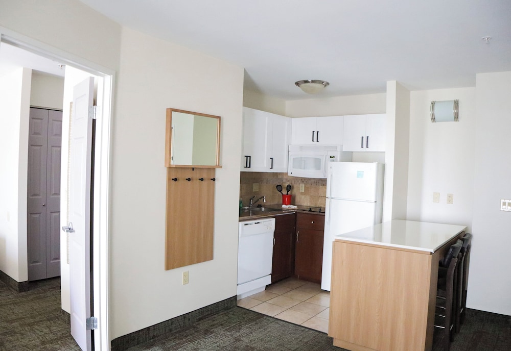 Staybridge Suites Austin Airport by IHG - photo 32
