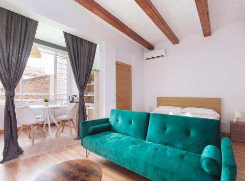 Spacious doubleroom apartment at Sants — 4-Star Luxury Hotel in Barcelona, Spain