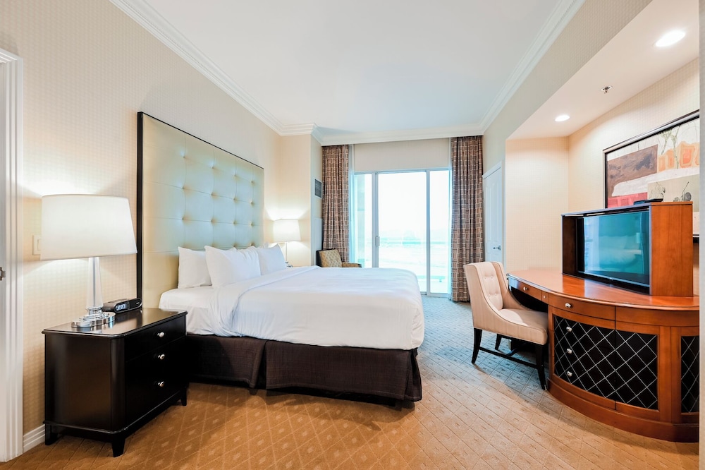 StripViewSuites at Signature - photo 43