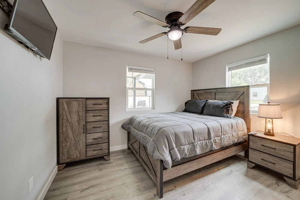 Waterfront Grove Retreat w Dock: ‘cedar Ridge’ in Grove, United States