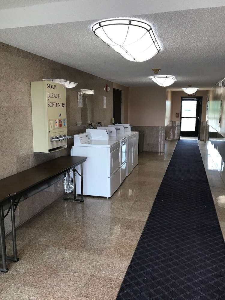 Marvin's Garden Inn - photo 32