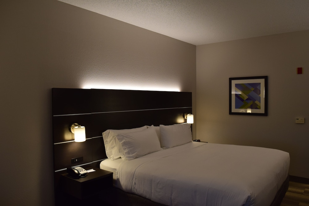 Holiday Inn Express Hotel & Suites Sparta by IHG - photo 13