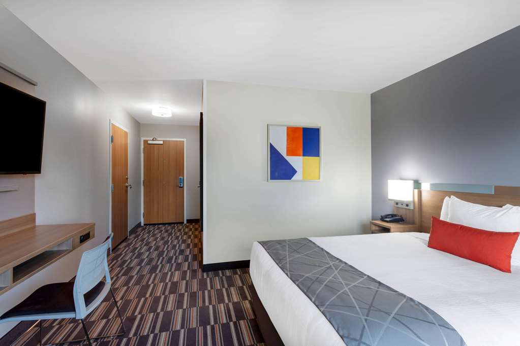 Microtel Inn & Suites by Wyndham Amsterdam - photo 32