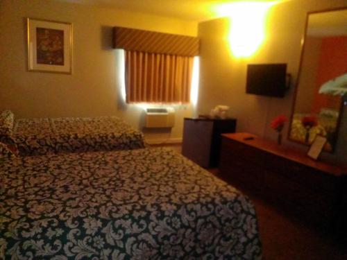 Town House Inn - photo 49