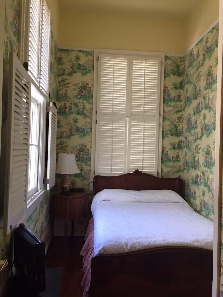 Nine O Five Royal Hotel - photo 7