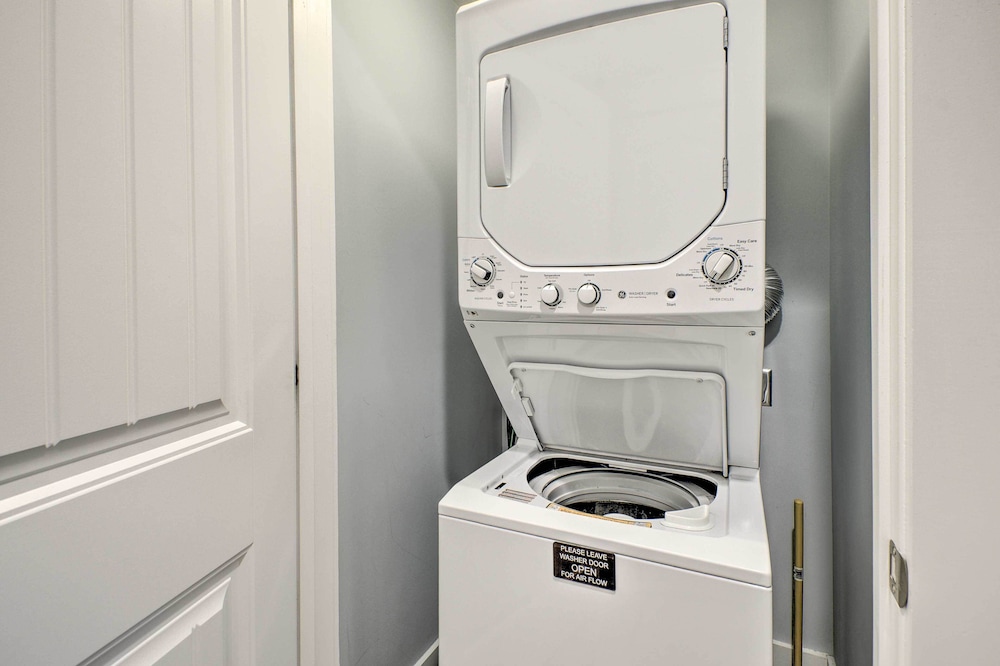 Resort Perks and Pools Townhome By Barefoot Landing - photo 8