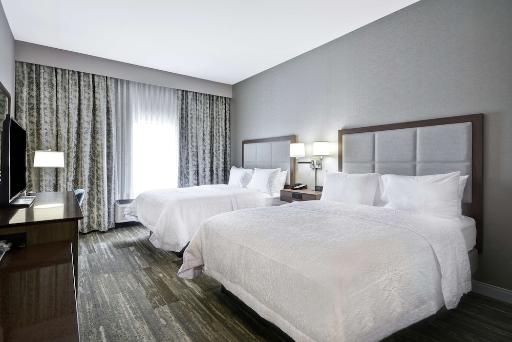 Hampton Inn Blue Ash Cincinnati - photo 22