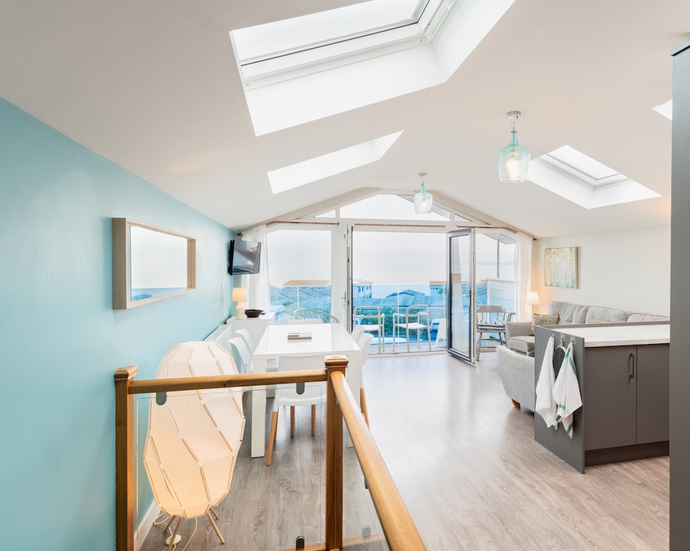 Seaside 3BD Retreat with Balcony & Stunning Views in Bideford, United Kingdom