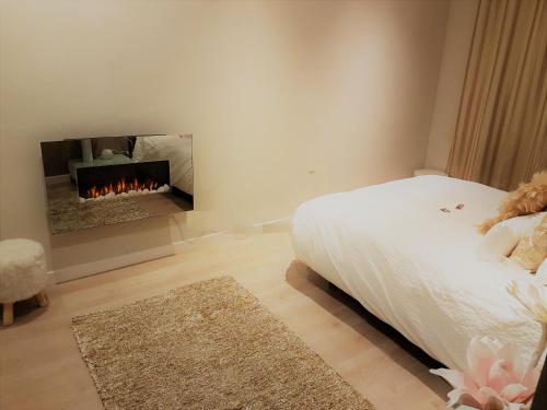 Apartamento GranVía4 Parking free — 4-Star Luxury Hotel in Granada, Spain
