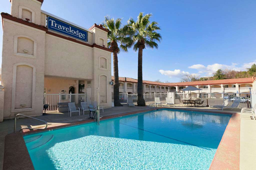 Travelodge by Wyndham Redding CA - photo 2