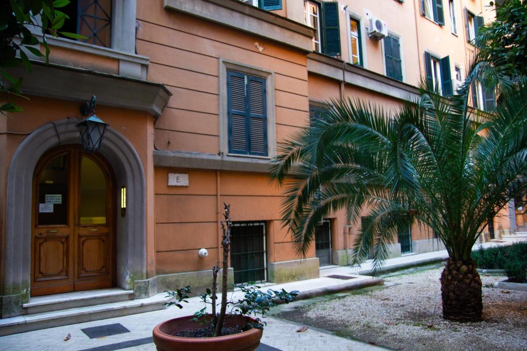 Home Rent Mancini — 4-Star Luxury Hotel in Rome, Italy