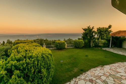 Koroni Zaga Beach Seascape Luxury Villa Costiana — 4-Star Luxury Hotel in Koroni, Greece