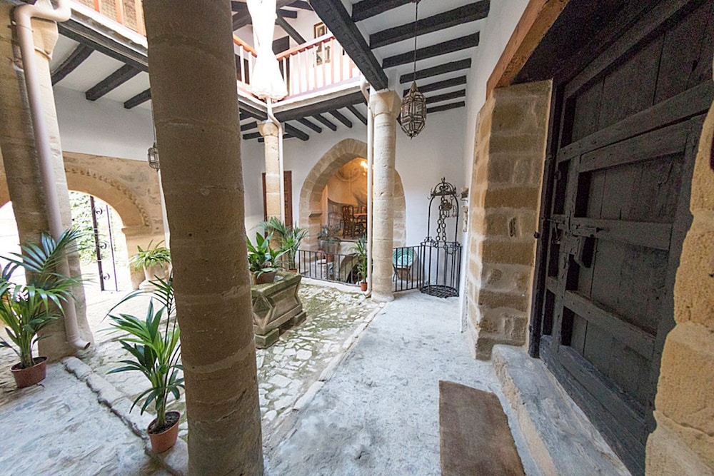 Palacete Sol De Mayo — Ubeda