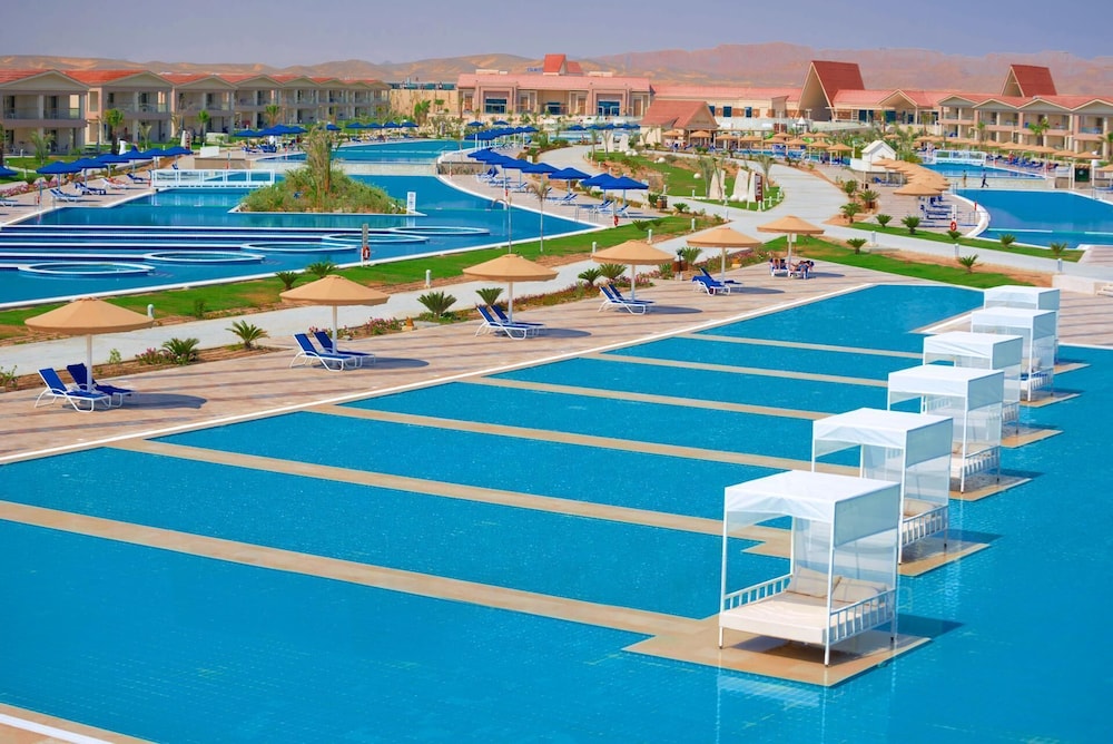 Pickalbatros Sea World Resort Marsa Alam Aqua Park — 5-Star Luxury Hotel in Al Qusayr, Egypt