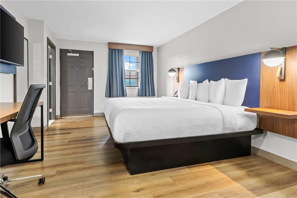 La Quinta Inn by Wyndham Huntsville Research Park - photo 28