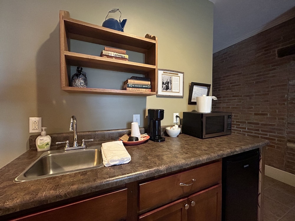 William Watson Hotel - photo 13