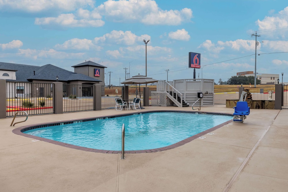 Studio 6 Suites Brenham TX - photo 38