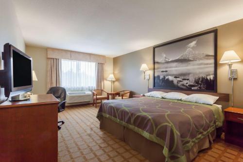 Super 8 by Wyndham Abbotsford BC — Abbotsford — photo 2