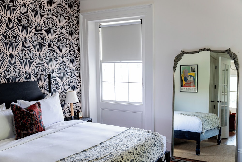 The Pinch Hotel - photo 16