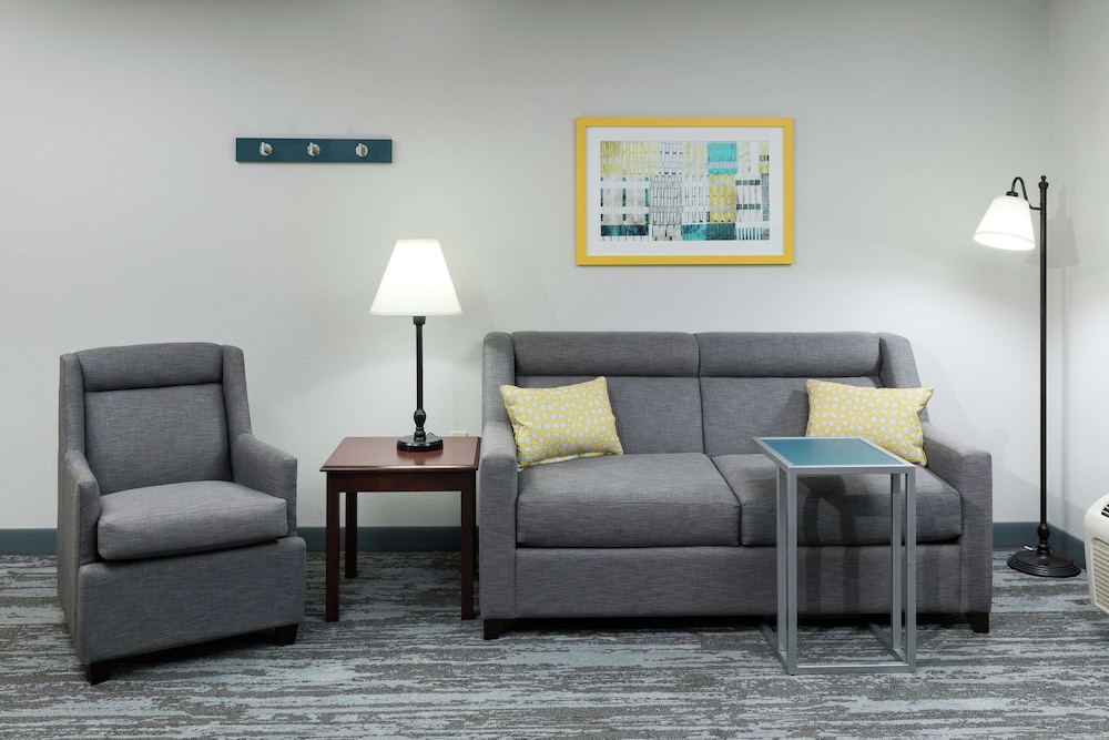Hampton Inn & Suites Rochester North - photo 20