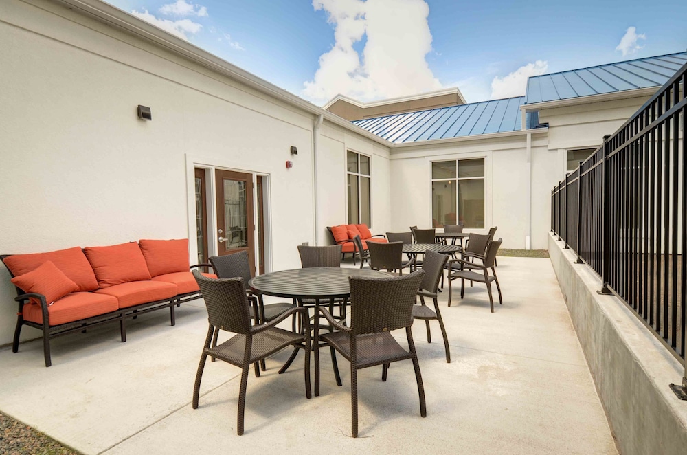 Holiday Inn Express & Suites North Platte by IHG - photo 13