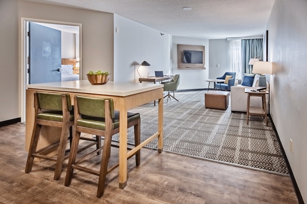 Staybridge Suites Cedar Rapids North by IHG - photo 17