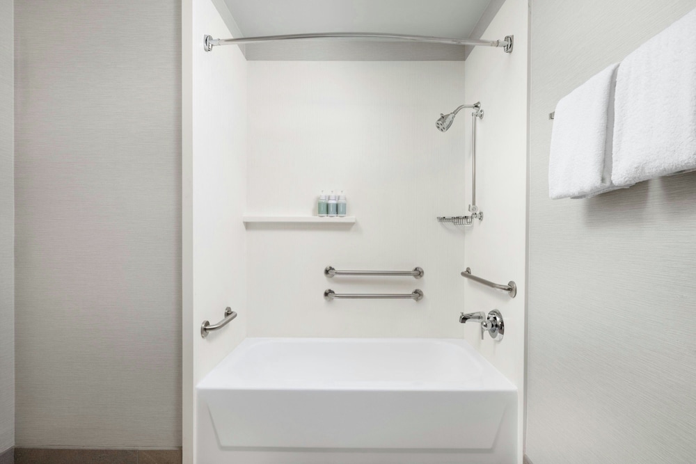 Courtyard by Marriott Charlotte City Center - photo 38
