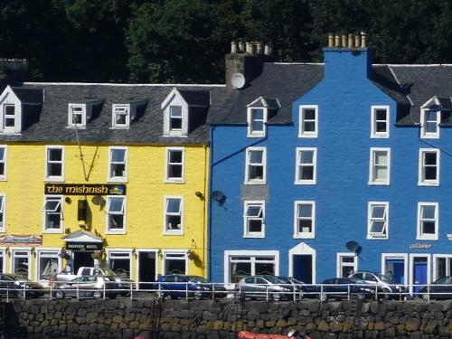 Waterfront Snug in Tobermory, United Kingdom