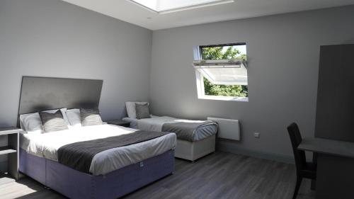Roshni Hotel — hotel in Southall