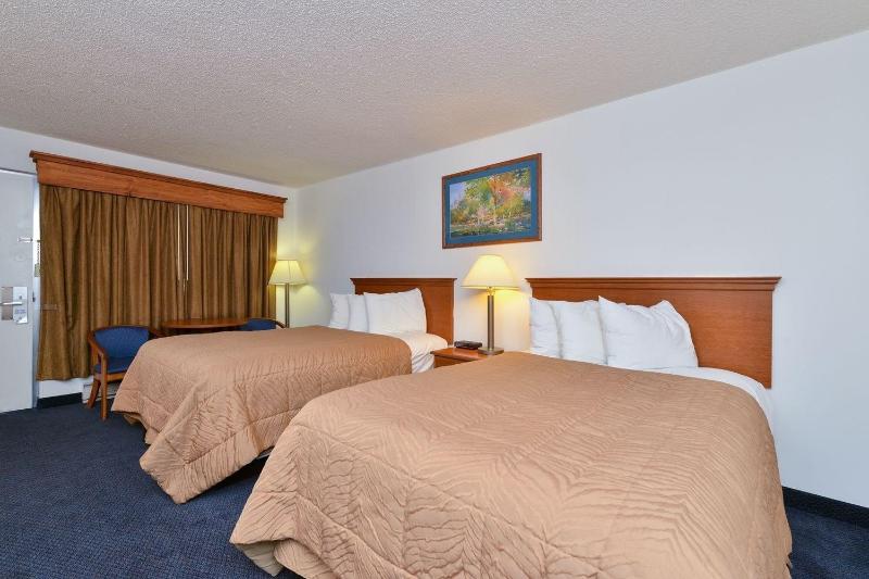 Corn Palace Inn - photo 10