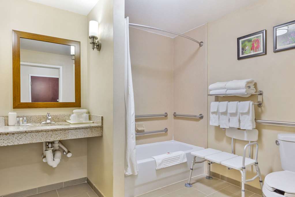 Comfort Suites Wilson I 95 - photo 9