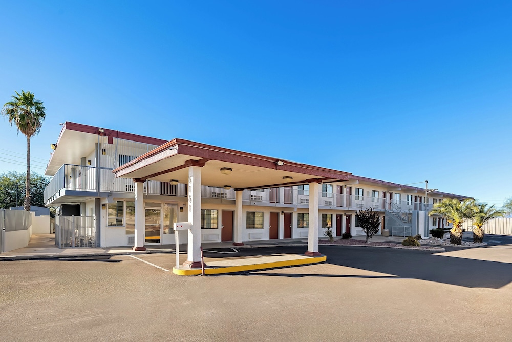 Red Roof Inn Tucson Vail — hotel near Tucson International Airport