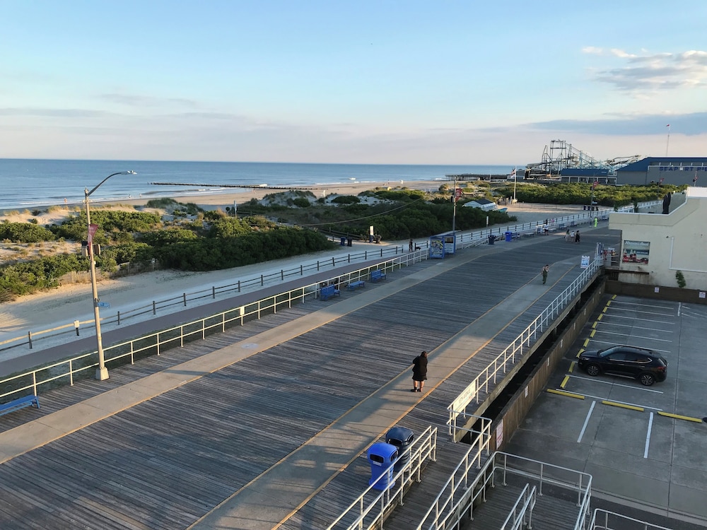 Montego Bay Resort in North Wildwood, United States