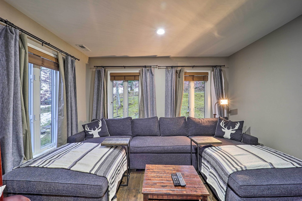 2 Mi to Slopes Luxe Beech Mtn Cabin with Hot Tub — 4-Star Luxury Hotel in Banner Elk, United States