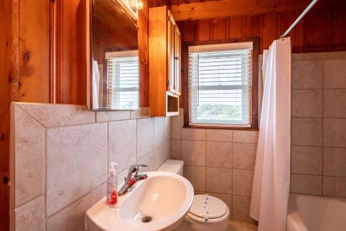 Lowe Tide by Oak Island Accommodations - photo 4