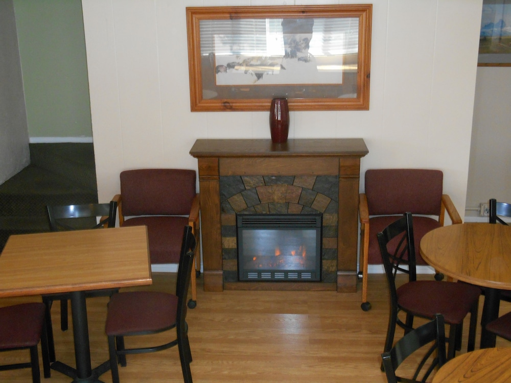 Henry's Fork Inn - photo 13
