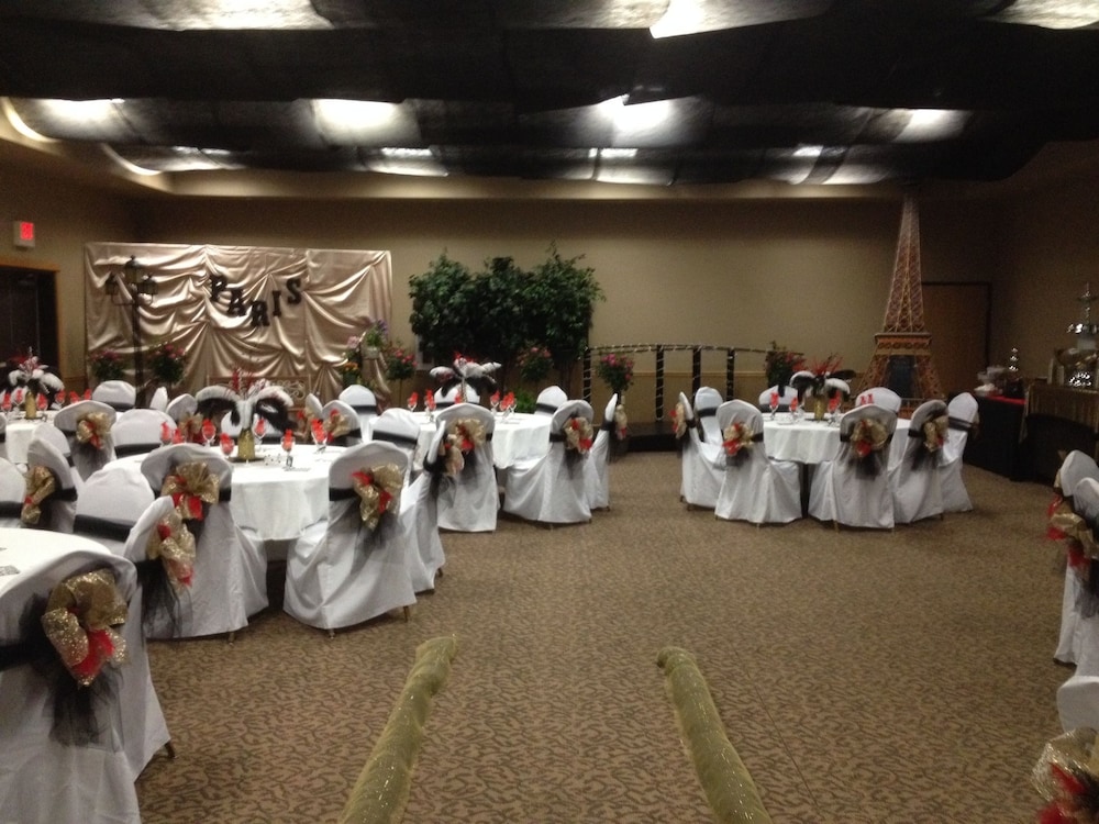 Fossil Creek Hotel And Suites - photo 40