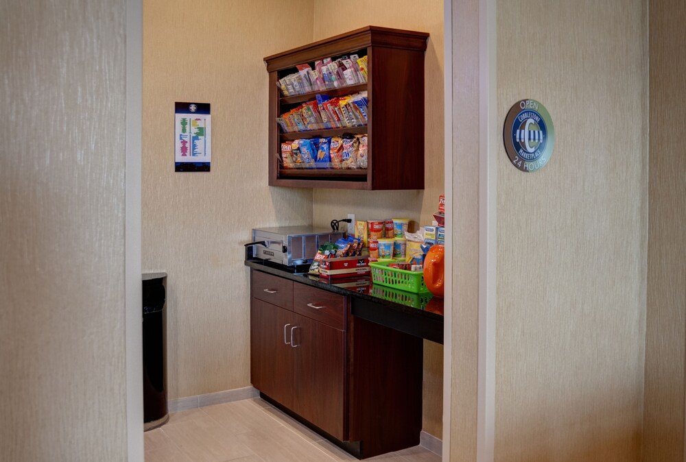 Cobblestone Hotel & Suites Jefferson - photo 35