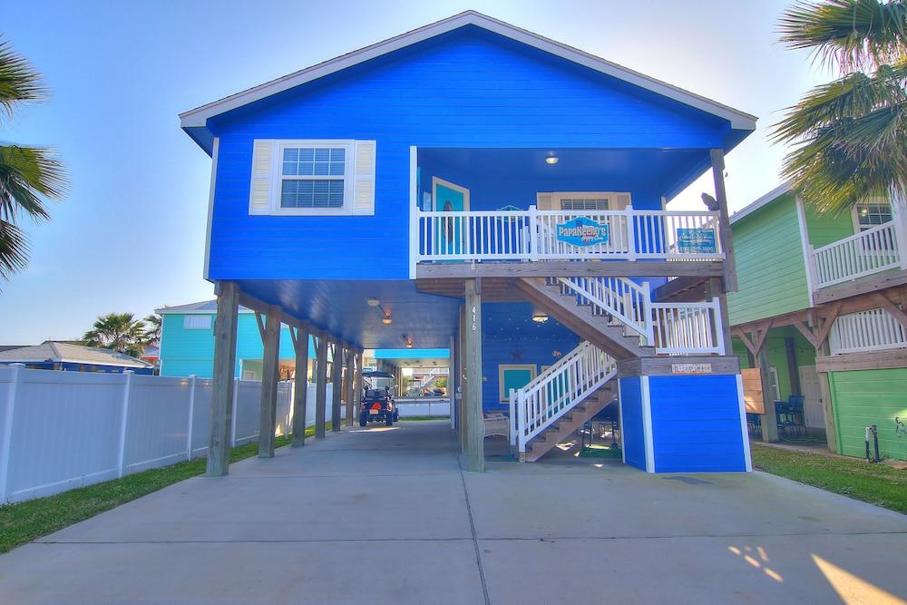 Papakeeko's Happy Ours by RedAwning — 4-Star Luxury Hotel in Port Aransas, United States