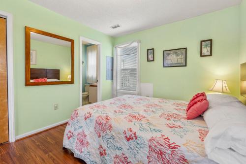 Color Me Beachy - last minute hotel in Unknown City